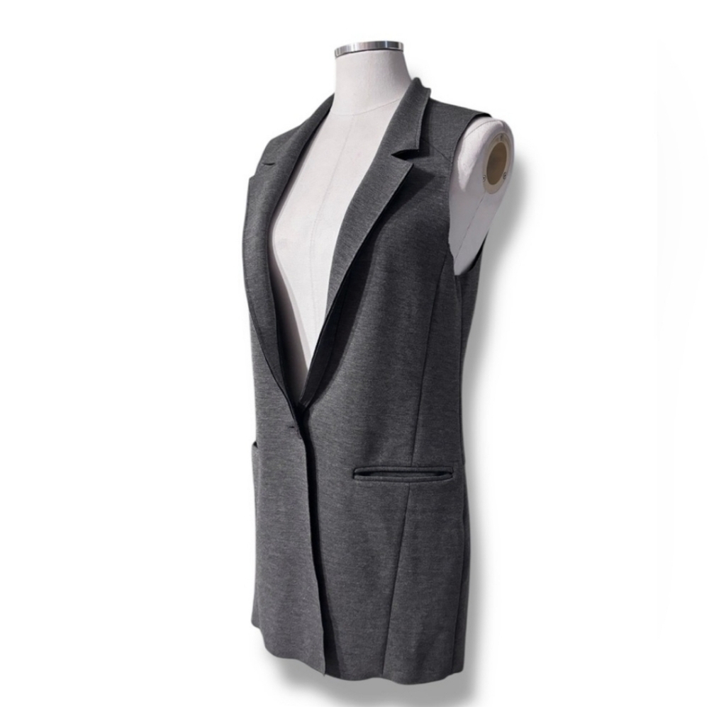 TROUVÉ Gray Sleeveless Single Button Blazer Vest